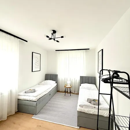 Moderne Terrassenwohnung In דירה נירנברג