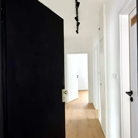 Moderne Terrassenwohnung In נירנברג