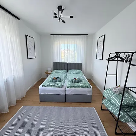 Апартаменты Moderne Terrassenwohnung In Нюрнберг