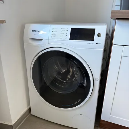 Moderne Terrassenwohnung In *