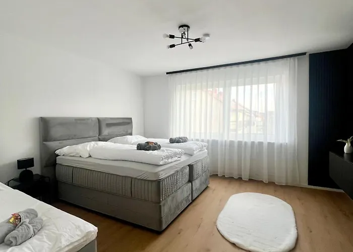 Apartment Moderne Terrassenwohnung In *